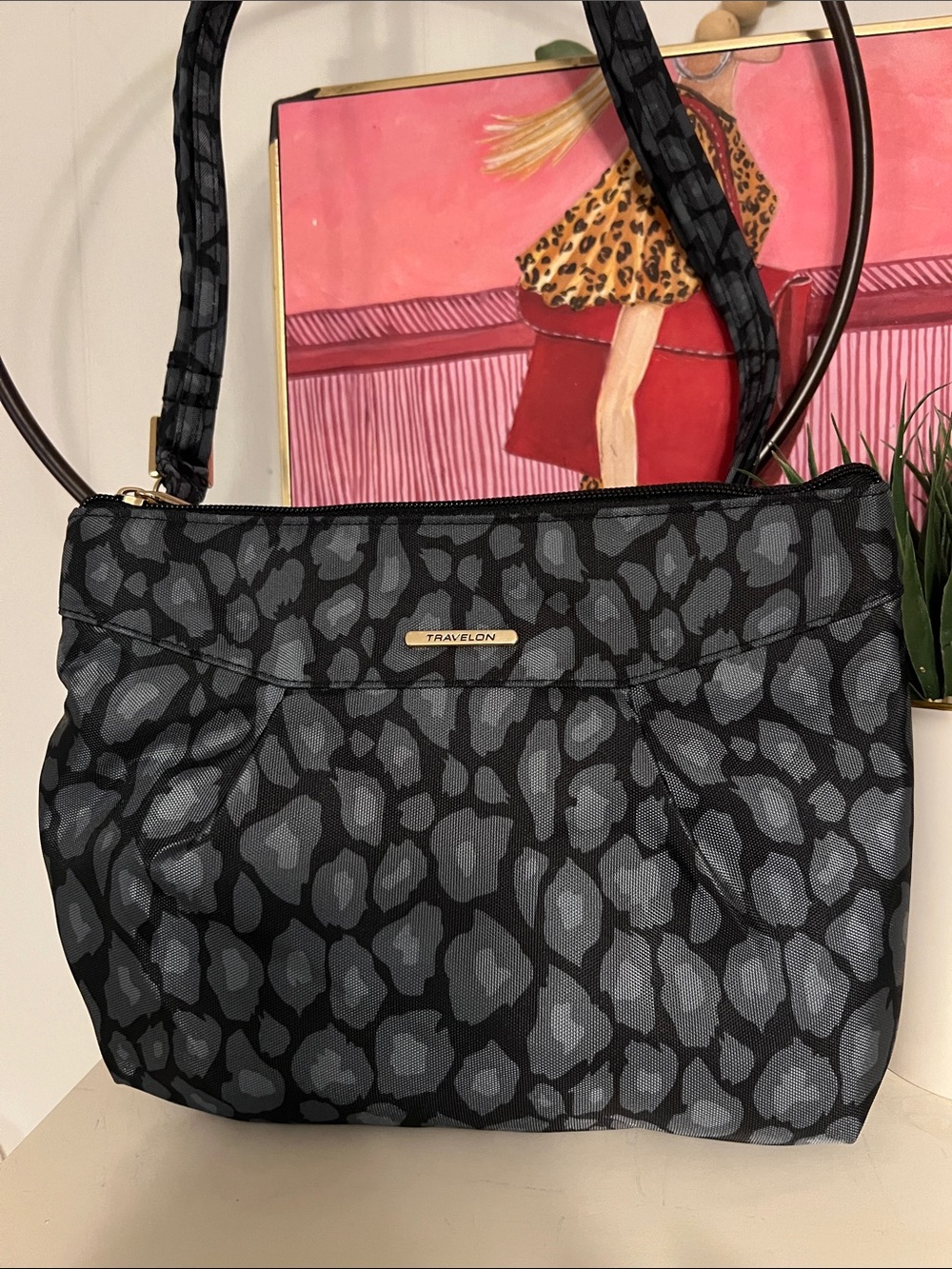 Travelon Black & Gray Leopard-Print Shoulder Purse